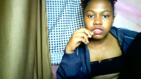 lara_belle online show from 06/30/26, 05:14
