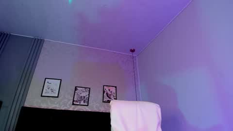 Lara online show from 03/04/25, 01:23