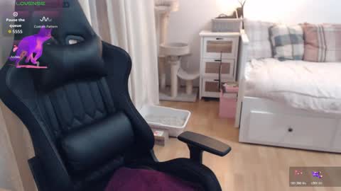 Snapshot of lara_c_rau chatting on 12/03/25, 07:45 Lara online show from 12/03/25, 07:45