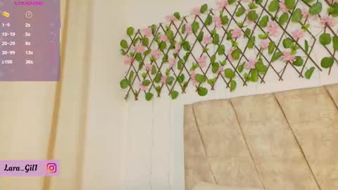 Lara Gill online show from 09/17/25, 01:24