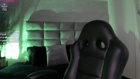 Lara  online show from 02/25/25, 07:52