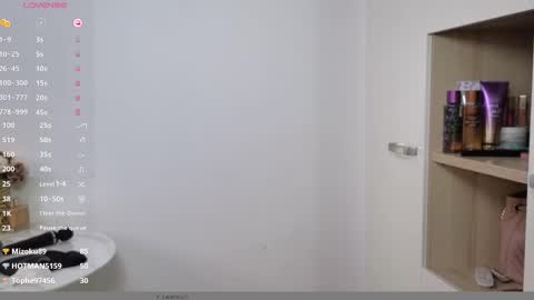 Snapshot of lara_sins chatting on 02/18/25, 11:33 Lara Sins online show from 02/18/25, 11:33