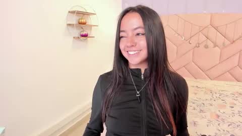 lara online show from 09/11/25, 03:06