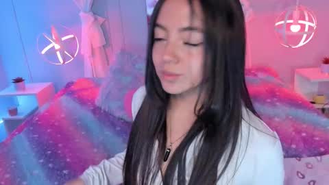 lara online show from 09/19/25, 04:36