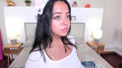 lara online show from 10/27/25, 07:51