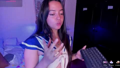 Snapshot of laraa_rouss_ chatting on 11/27/25, 03:52 laraa rouss online show from 11/27/25, 03:52