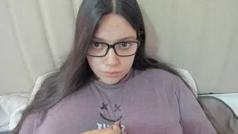 lara online show from 02/08/25, 02:16