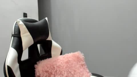 Lara online show from 07/19/26, 02:26