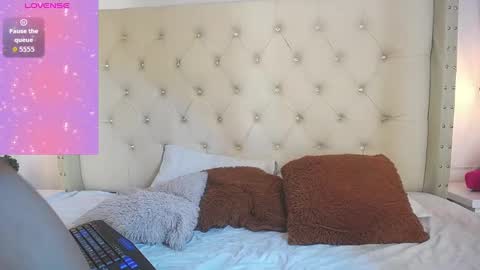 lara online show from 09/16/25, 03:18