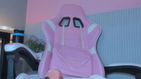 laraebony_ online show from 06/07/26, 11:25