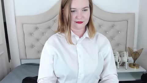 Snapshot of laraflirt chatting on 12/08/24, 04:07 LaraFlirt online show from 12/08/24, 04:07