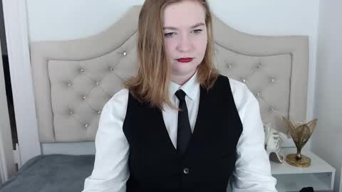 Snapshot of laraflirt chatting on 12/12/24, 08:53 LaraFlirt online show from 12/12/24, 08:53