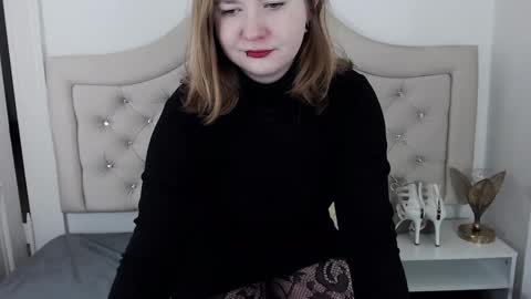 Snapshot of laraflirt chatting on 12/30/24, 10:34 LaraFlirt online show from 12/30/24, 10:34