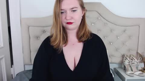 Snapshot of laraflirt chatting on 03/12/25, 06:33 LaraFlirt online show from 03/12/25, 06:33