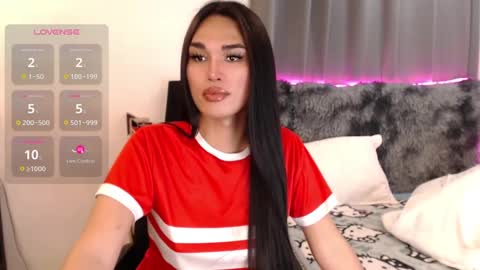 Snapshot of larah_fuchs26 chatting on 12/20/24, 04:42 Larah will make your day online show from 12/20/24, 04:42