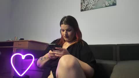Snapshot of larahartt chatting on 06/10/26, 06:45 Lara Hartt online show from 06/10/26, 06:45