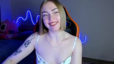 Snapshot of larakrein_lk chatting on 10/22/25, 07:46 LaraKrein lk online show from 10/22/25, 07:46