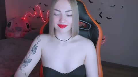 LaraKrein lk online show from 11/03/25, 03:13