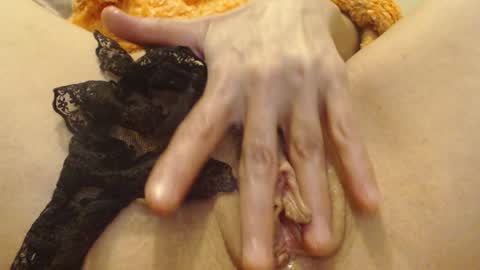 laralhotr online show from 12/31/24, 01:30