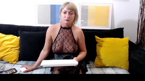 lara online show from 04/06/26, 04:19