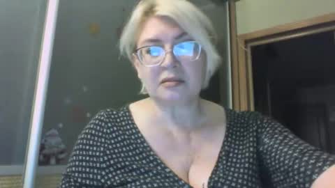 laramrs online show from 09/25/25, 04:21