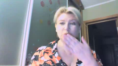 laramrs online show from 09/29/25, 04:12