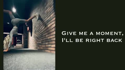 Snapshot of laras_moans chatting on 11/23/25, 08:25 laras_moans online show from 11/23/25, 08:25