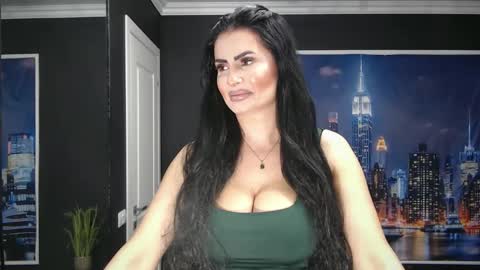 laras_moans online show from 06/10/26, 10:25