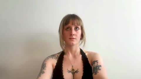 Lara online show from 06/18/26, 04:33