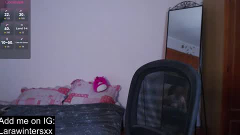 larawinters online show from 09/15/25, 07:14