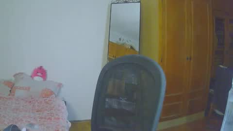 Snapshot of larawintersxxx chatting on 09/18/25, 08:00 larawintersxxx online show from 09/18/25, 08:00