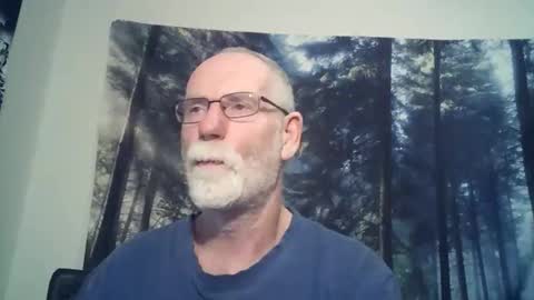 Snapshot of larbie chatting on 01/15/26, 09:58 Larbie online show from 01/15/26, 09:58