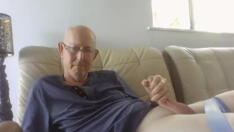 Snapshot of largerthan chatting on 02/07/26, 12:47 largerthan- say hi on entry online show from 02/07/26, 12:47