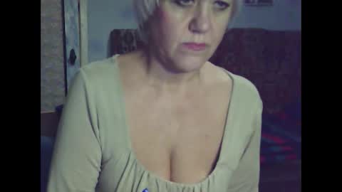 larisaq4ugo24 online show from 12/29/24, 07:53