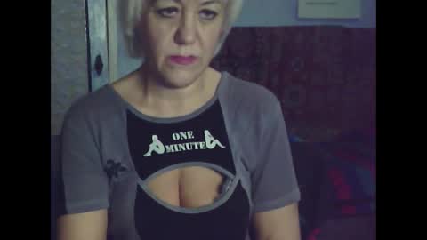 larisaq4ugo24 online show from 01/11/25, 10:51
