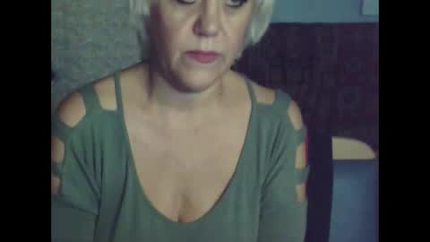 larisaq4ugo24 online show from 09/14/25, 08:35