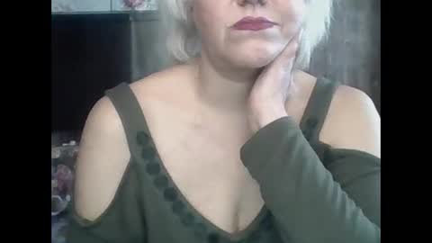 Snapshot of larisaq4ugo24 chatting on 10/31/25, 08:37 larisaq4ugo24 online show from 10/31/25, 08:37