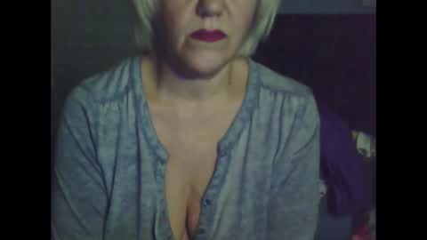 Snapshot of larisaq4ugo24 chatting on 11/06/25, 10:38 larisaq4ugo24 online show from 11/06/25, 10:38