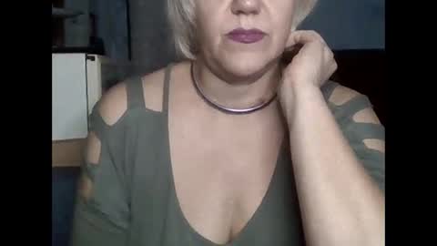 Snapshot of larisaq4ugo24 chatting on 12/14/25, 12:43 larisaq4ugo24 online show from 12/14/25, 12:43