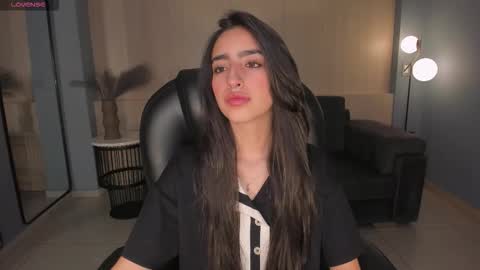 Larisa Smirnov online show from 09/15/25, 01:05