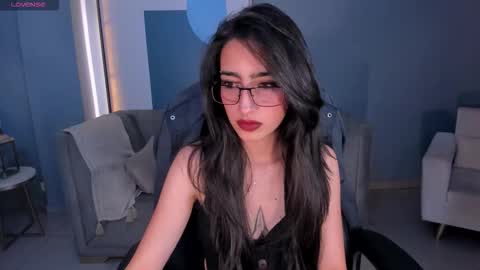 Larisa Smirnov online show from 09/30/25, 04:17