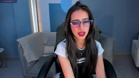 Larisa Smirnov online show from 10/01/25, 04:40