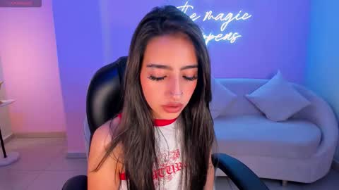 Larisa Smirnov online show from 10/16/25, 03:29