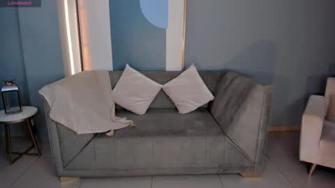 Snapshot of larisasmirnov chatting on 10/31/25, 03:40 Larisa Smirnov online show from 10/31/25, 03:40