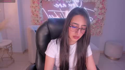 Snapshot of larisasmirnov chatting on 11/27/25, 05:09 Larisa Smirnov online show from 11/27/25, 05:09