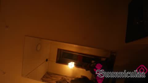  Lari online show from 10/14/25, 02:56