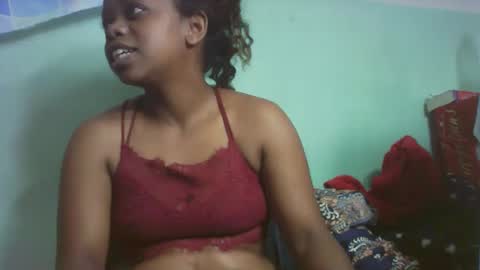 larissa645771 online show from 11/19/25, 07:30