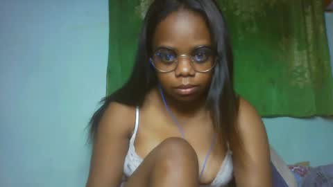 Snapshot of larissa645771 chatting on 03/01/26, 04:03 larissa645771 online show from 03/01/26, 04:03