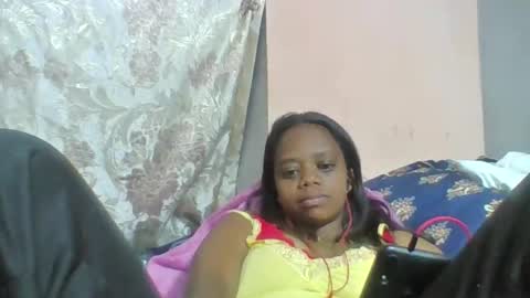 Snapshot of larissa645771 chatting on 05/11/26, 02:45 larissa645771 online show from 05/11/26, 02:45