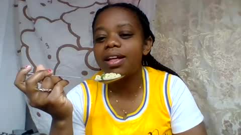 larissa645771 online show from 07/20/26, 09:23